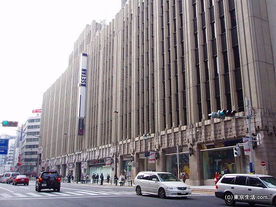 アール・デコ建築の新宿伊勢丹