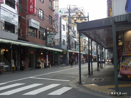 新井薬師前駅の北側へと向かいます