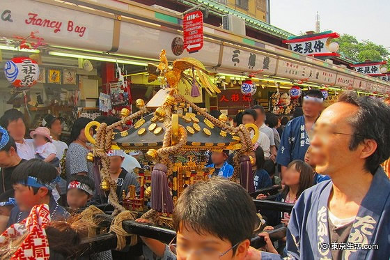 三社祭りのお神輿