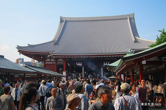 三社祭りの境内