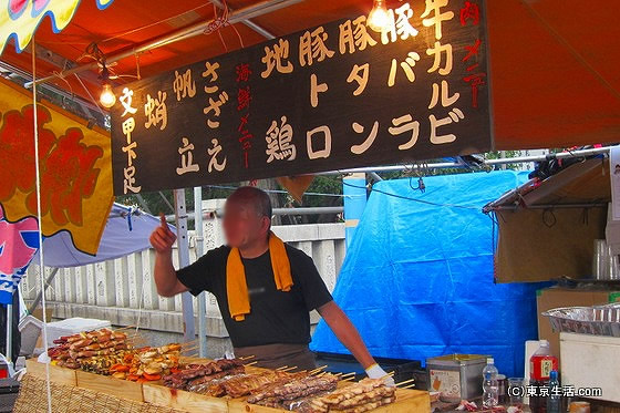 三社祭りの屋台　串焼き