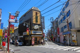 美登利寿司と適度に閑静な商店街|梅ヶ丘の商店街