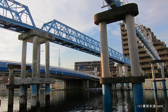 旧中川に架かる水道橋