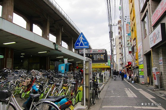 ローカルな雰囲気の亀戸駅東口