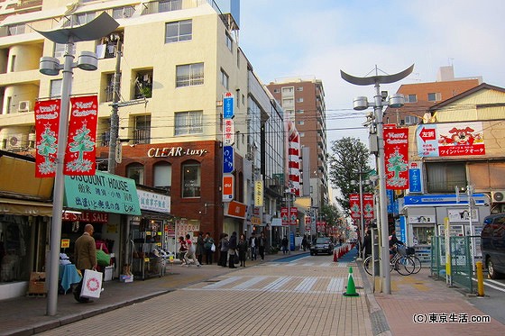 小岩の駅前通り