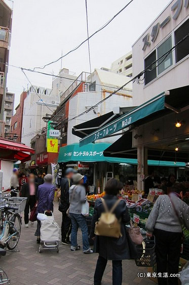 霜降銀座商店街の八百屋