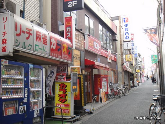 学生街的なお店並び