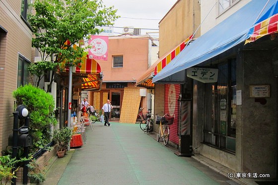 カラフルなことぶき通り商店街