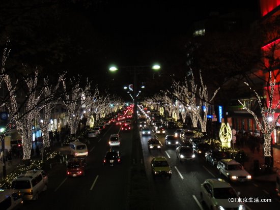 歩道橋の上からのイルミネーション