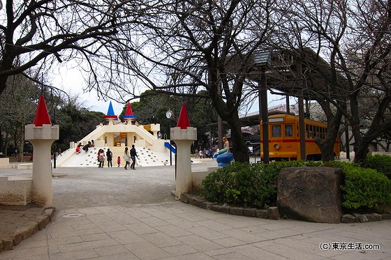 飛鳥山公園の広場