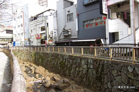 飲み屋街がある王子駅近く