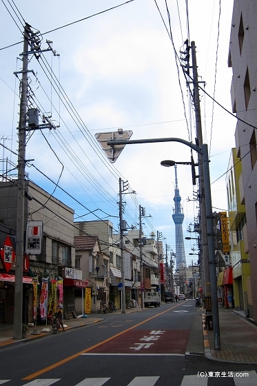 東京スカイツリーといろは会商店街