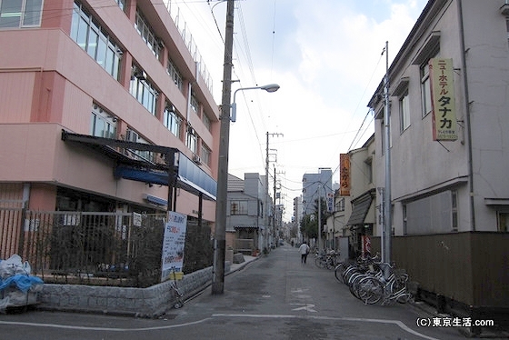 山谷の簡易宿泊施設