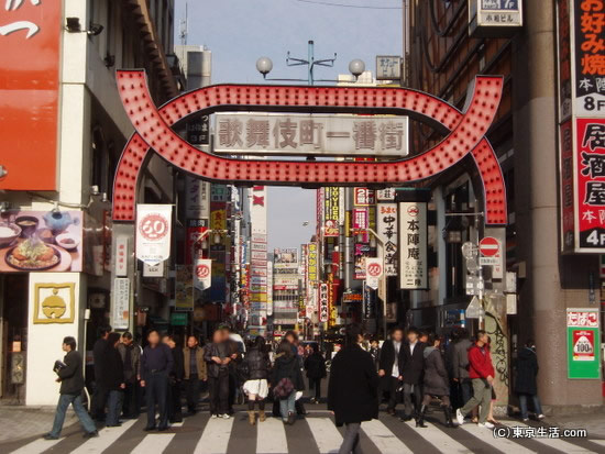 新宿駅東口側の歌舞伎町