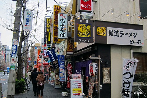 水道橋には飲食店が多い