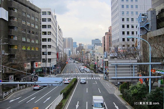 街の主要道路の白山通り