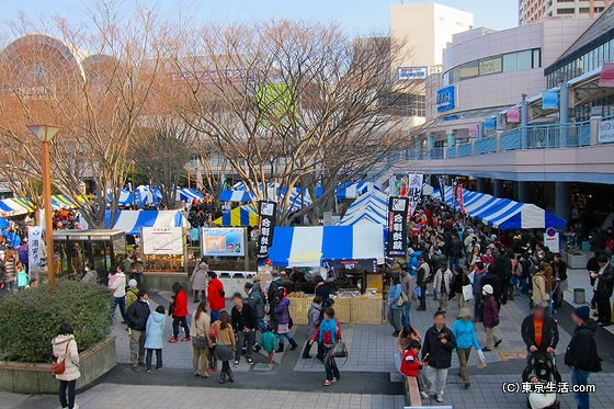 新浦安駅前の広場